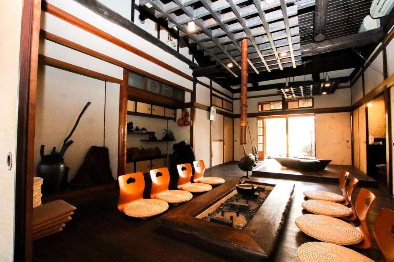 Guesthouse Omoya--全個室--囲炉裏のぬくもりと共にグループの絆を深める古民家宿でゆっくりとした時間を-6名部屋-6名部屋-8名部屋--最大20名-ペット同伴可は一室のみ- Matsuyama  Exterior foto